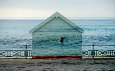 Fotografie getiteld "Bather, Hove UK" door Juliana Vasquez, Origineel Kunstwerk, Digitale fotografie