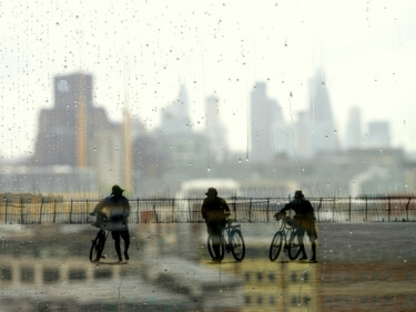Photography titled "Three cyclists" by Juliana Vasquez, Original Artwork, Manipulated Photography