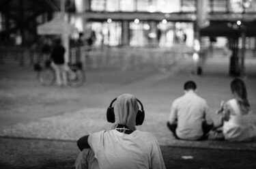 Photographie intitulée "Au casque" par Julien Muller, Œuvre d'art originale, Photographie numérique