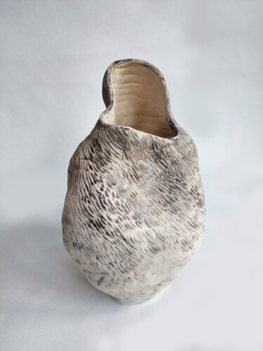 Sculpture intitulée "Germen" par Julia Klyueva, Œuvre d'art originale, Céramique