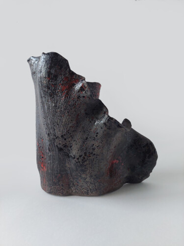 Scultura intitolato "Volcano 3" da Julia Klyueva, Opera d'arte originale, Ceramica