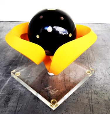 Escultura intitulada "boule noire sur vor…" por Jurgen Liedel, Obras de arte originais, Plástico
