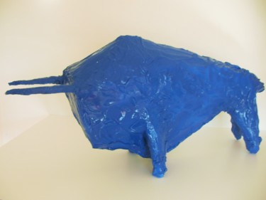 Sculpture intitulée "taureau bleu" par Jurgen Liedel, Œuvre d'art originale, Techniques mixtes