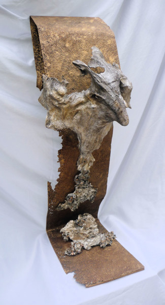 Sculpture titled "Le faucon" by Kalizae, Original Artwork, Wood