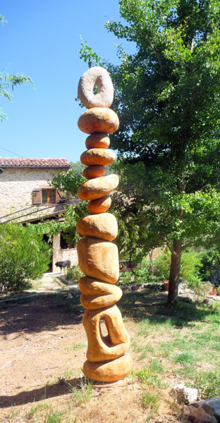 Skulptur mit dem Titel "Totem aux cailloux" von Kalizae, Original-Kunstwerk, Holz