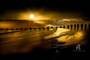 Photographie intitulée "Un horizon doré" par Kam Bendi, Œuvre d'art originale, Photographie numérique