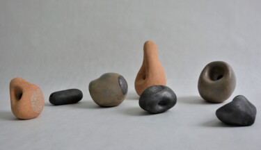 Rzeźba zatytułowany „Kamienie” autorstwa Kamil Klucowicz, Oryginalna praca, Ceramika