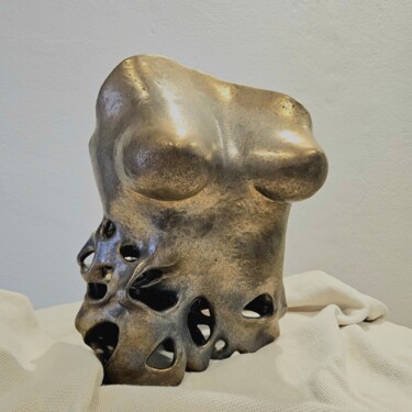 Escultura titulada "Afrodyta" por Kamil Klucowicz, Obra de arte original, Cerámica