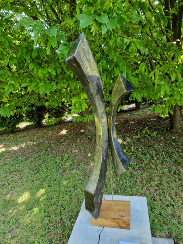 Skulptur mit dem Titel "Connection" von Kamil Zaitz, Original-Kunstwerk, Metalle