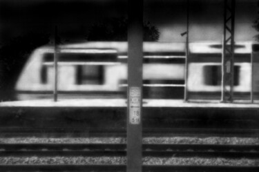 Fotografie mit dem Titel "Train" von Kanzas Anthony, Original-Kunstwerk, Analog Fotografie