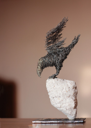 Sculpture titled "Crow-eagle (23x13x1…" by Karen Axikyan, Original Artwork, Metals