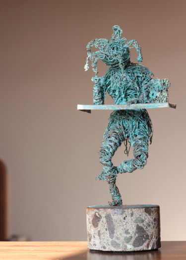 Skulptur mit dem Titel "In the tavern 22x9x…" von Karen Axikyan, Original-Kunstwerk, Beton