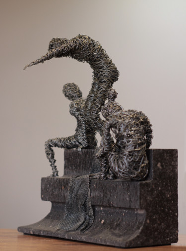 Escultura titulada "On The Beach 24x20x…" por Karen Axikyan, Obra de arte original, Metales