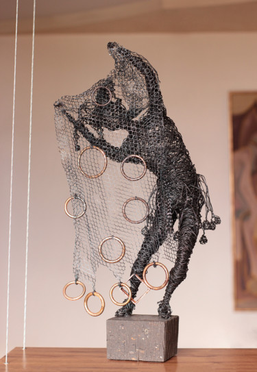Escultura titulada "Circus 57x24x14 3.2…" por Karen Axikyan, Obra de arte original, Metales