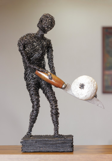 Scultura intitolato "On a knife blade 42…" da Karen Axikyan, Opera d'arte originale, Metalli