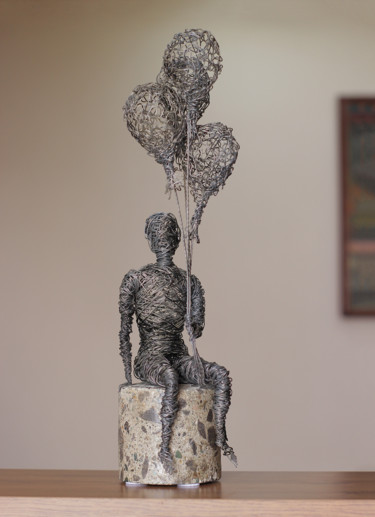 Escultura titulada "Dream 41x10x12 2kg…" por Karen Axikyan, Obra de arte original, Hormigón