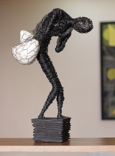Sculpture intitulée "Prey 43x26x15 2.7kg…" par Karen Axikyan, Œuvre d'art originale, Métaux