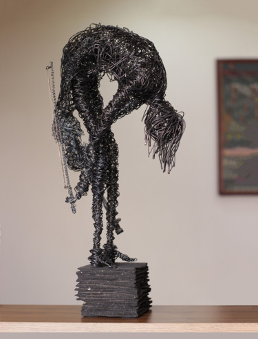 Sculptuur getiteld "Regards 51x27x17 3k…" door Karen Axikyan, Origineel Kunstwerk, Metalen