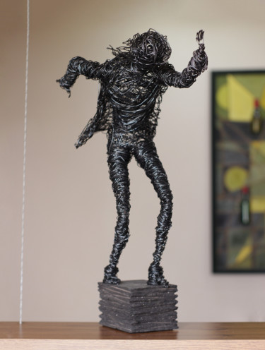 Sculptuur getiteld "Resistance 48x15x42…" door Karen Axikyan, Origineel Kunstwerk, Metalen