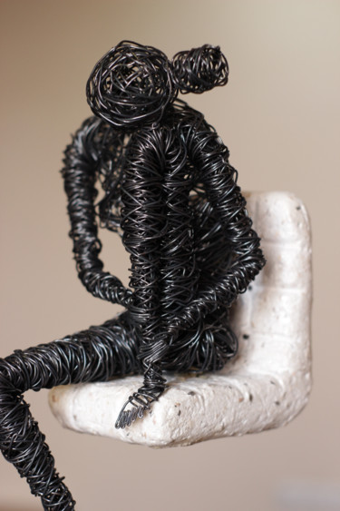 Sculptuur getiteld "Thinking 30x20x12 2…" door Karen Axikyan, Origineel Kunstwerk, Metalen