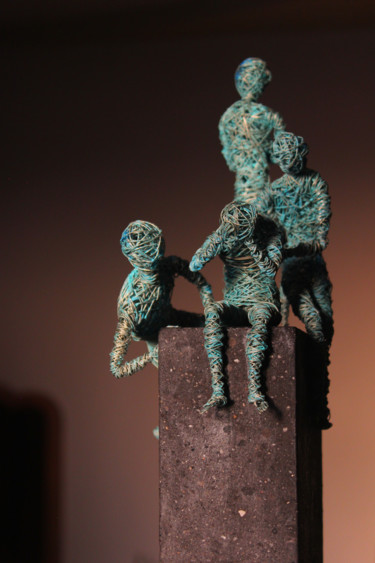 Sculptuur getiteld "Approaches (29x17x1…" door Karen Axikyan, Origineel Kunstwerk, Metalen