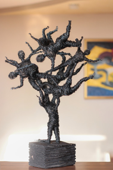 Sculpture intitulée "Different approache…" par Karen Axikyan, Œuvre d'art originale, Métaux