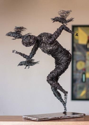 Escultura titulada "Poe (45x35x28 5.2kg…" por Karen Axikyan, Obra de arte original, Metales