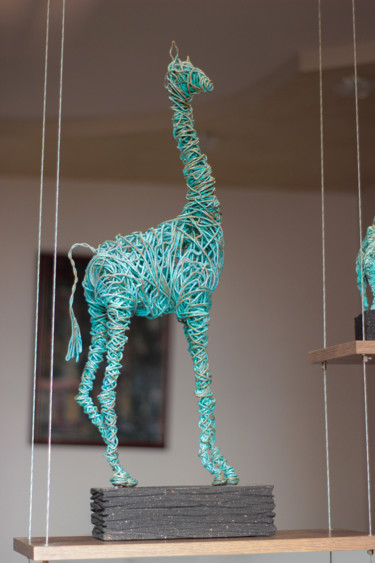 Sculptuur getiteld "Green giraffe (73x1…" door Karen Axikyan, Origineel Kunstwerk, Metalen