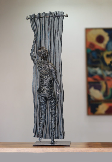 Sculpture intitulée "Beyond the curtain…" par Karen Axikyan, Œuvre d'art originale, Métaux