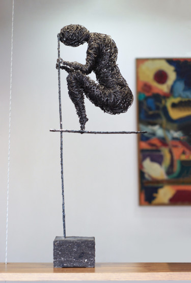 Sculpture intitulée "The illusion of hid…" par Karen Axikyan, Œuvre d'art originale, Métaux