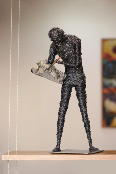 Escultura intitulada "Found (44x16x20 2.5…" por Karen Axikyan, Obras de arte originais, Metais