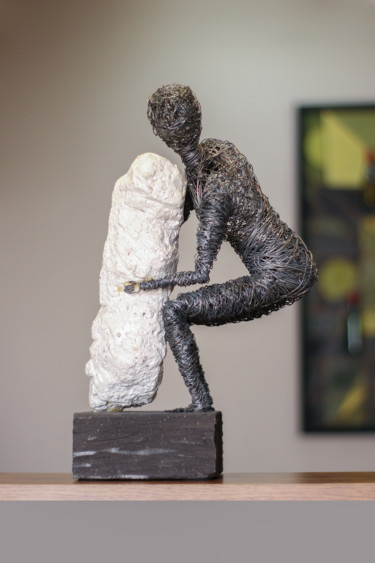 Escultura titulada "Hard work (40x24x14…" por Karen Axikyan, Obra de arte original, Metales