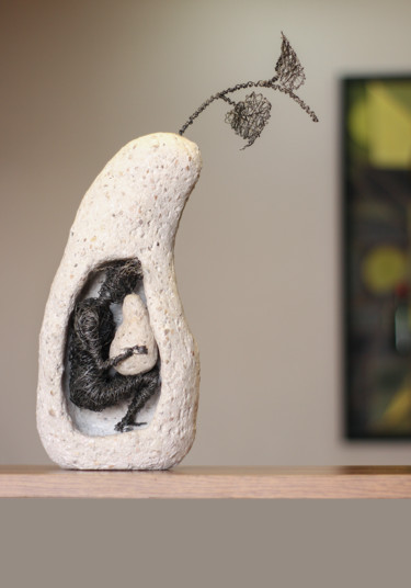 Sculpture intitulée "Worm (32x25x12 1.5k…" par Karen Axikyan, Œuvre d'art originale, Pierre