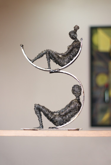 Skulptur mit dem Titel "After fight (37x22x…" von Karen Axikyan, Original-Kunstwerk, Metalle
