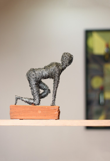Sculptuur getiteld "Start (23x20x13 2kg…" door Karen Axikyan, Origineel Kunstwerk, Metalen