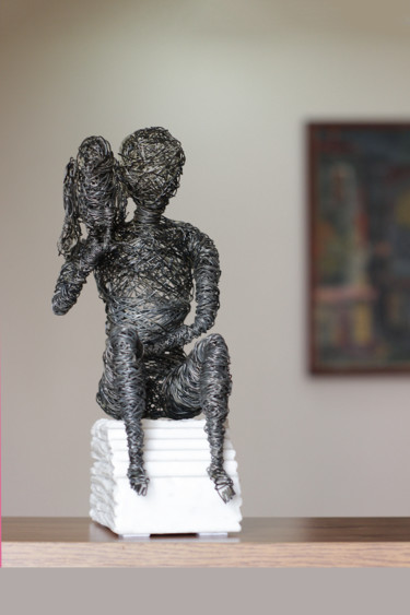 Scultura intitolato "Waiting (28x15x12 2…" da Karen Axikyan, Opera d'arte originale, Metalli