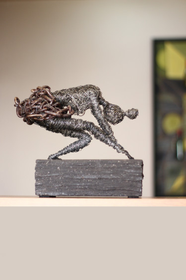 Skulptur mit dem Titel "Heavy dance (24x26x…" von Karen Axikyan, Original-Kunstwerk, Metalle