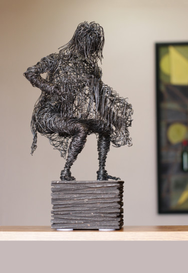 Piazzolla (44x22x20 4.2kg iron, tufa) Sculpture intitulée "Piazzolla (44x22x20…" par Karen Axikyan, Œuvre d'art originale, Pierre
