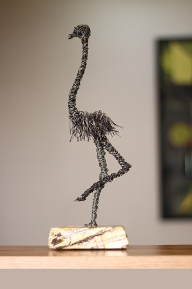「Suspense (35x13x8 1…」というタイトルの彫刻 Karen Axikyanによって, オリジナルのアートワーク, 金属