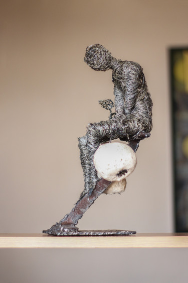 Sculpture intitulée "Hard choice (37x18x…" par Karen Axikyan, Œuvre d'art originale, Béton