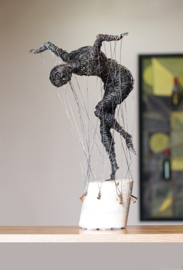 Скульптура под названием "Chain (41x35x22 2.5…" - Karen Axikyan, Подлинное произведение искусства, бетон