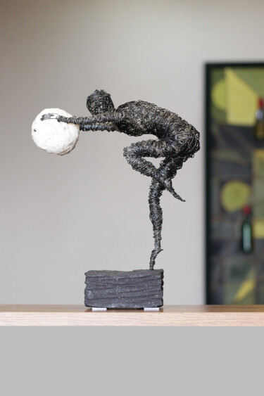 Скульптура под названием "Staging (30x23x9 1.…" - Karen Axikyan, Подлинное произведение искусства, Камень