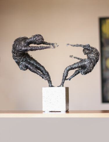 Escultura titulada "Gravity (31x43x29 3…" por Karen Axikyan, Obra de arte original, Hormigón