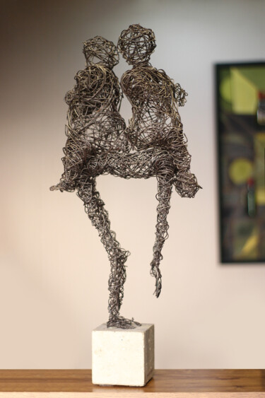 Escultura titulada "Care (68x28x19 4.9k…" por Karen Axikyan, Obra de arte original, Hormigón