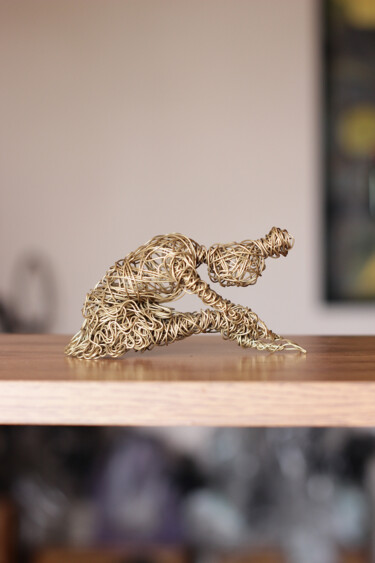 Scultura intitolato "Ballerina (12x6x5cm…" da Karen Axikyan, Opera d'arte originale, Metalli