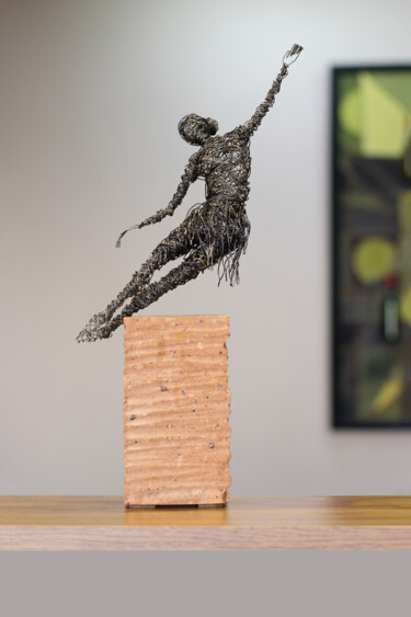 Skulptur mit dem Titel "Grace (35x16x9 1.3k…" von Karen Axikyan, Original-Kunstwerk, Metalle