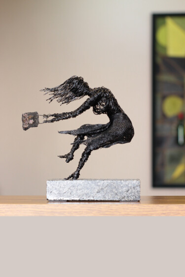 Sculpture intitulée "Reverse Force" par Karen Axikyan, Œuvre d'art originale, Fil de fer