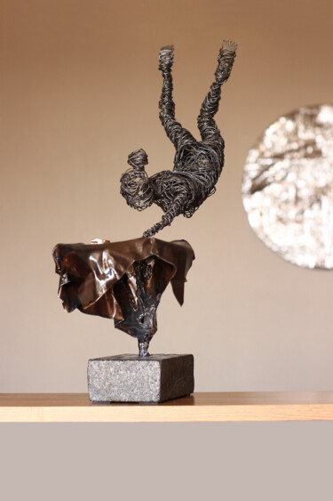 Sculpture intitulée "Sure Consent" par Karen Axikyan, Œuvre d'art originale, Métaux