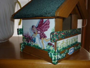 Fotografie mit dem Titel "Vogelhaus mit Elfen" von Karin Sternberg, Original-Kunstwerk, Digitale Fotografie