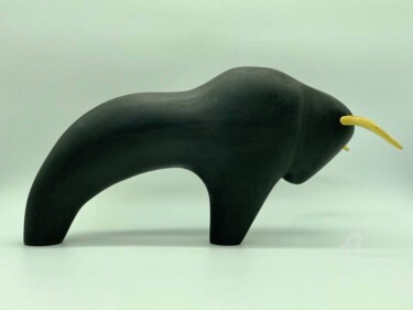 Escultura intitulada "Taureau teinté noir" por Karine Verdier, Obras de arte originais, Madeira
